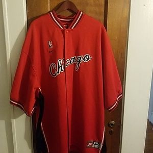 Nike 1984 Retro Chicago Bulls Shooting Shirt